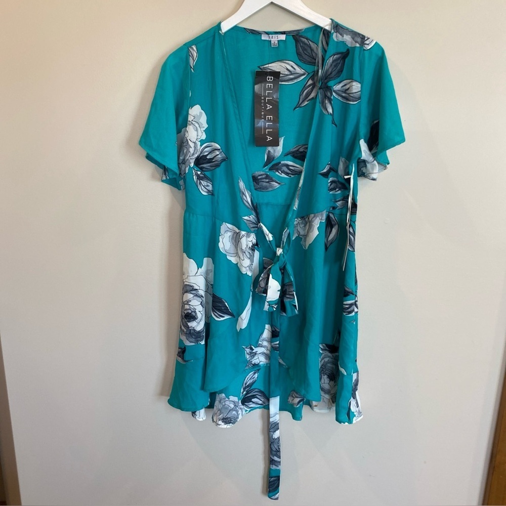 Iris Staycation Mini Wrap Dress Sea Foam Green Floral NWT Small